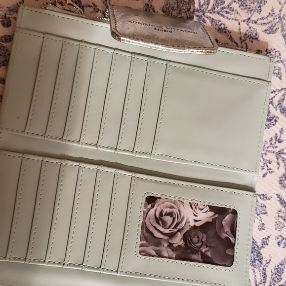 Adrienne Vittadini RFID Wallet - Picture 4 of 12